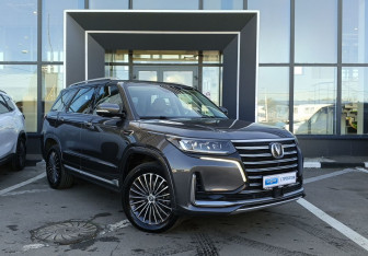 Подержанный автомобиль Changan CS95 2023 года (3 фото)
