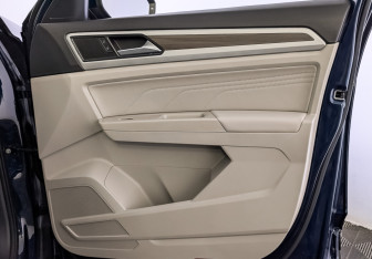 Подержанный автомобиль Volkswagen Teramont 2021 года (25 фото)