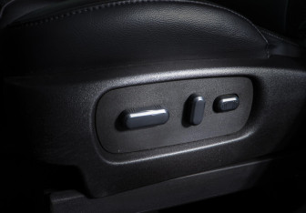 Подержанный автомобиль Ford Explorer 2015 года (16 фото)