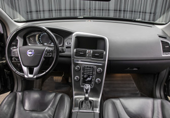Подержанный автомобиль Volvo XC60 2013 года (14 фото)