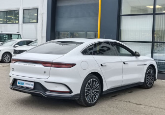 Подержанный автомобиль BYD Han 2022 года (5 фото)