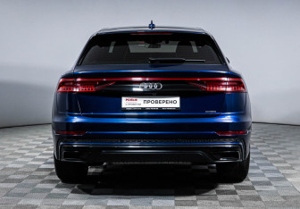 Подержанный автомобиль Audi Q8 2019 года (6 фото)