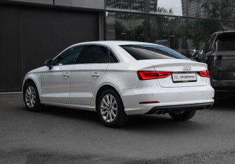 Подержанный автомобиль Audi A3 Sedan 2015 года (6 фото)