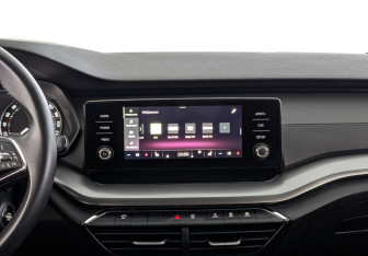 Подержанный автомобиль Skoda Octavia Liftback 2022 года (17 фото)