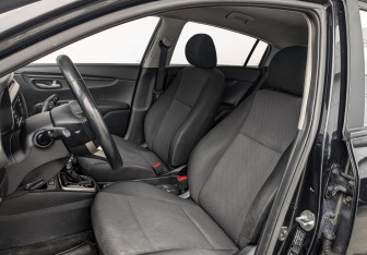 Подержанный автомобиль Kia Rio Hatchback 2021 года (18 фото)