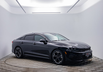 Подержанный автомобиль Kia K5 2020 года (3 фото)