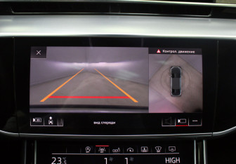 Подержанный автомобиль Audi A8 2018 года (24 фото)