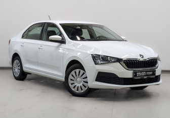 Подержанный автомобиль Skoda Rapid Liftback 2022 года (3 фото)