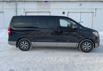 Подержанный автомобиль Hyundai H-1 2019 года (4 фото)