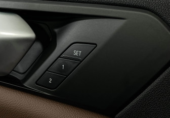 Подержанный автомобиль BMW X5 2019 года (16 фото)