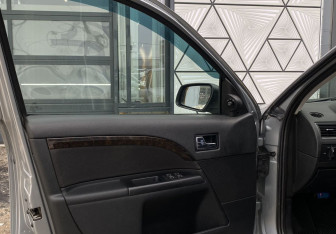 Подержанный автомобиль Ford Mondeo Sedan 2007 года (15 фото)