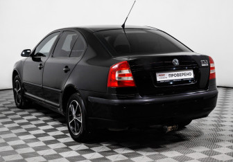 Подержанный автомобиль Skoda Octavia Liftback 2006 года (7 фото)