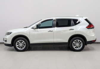 Подержанный автомобиль Nissan X-Trail 2019 года (8 фото)