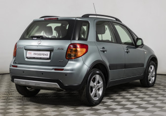 Подержанный автомобиль Suzuki SX4 Hatchback 2011 года (5 фото)