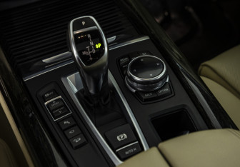 Подержанный автомобиль BMW X5 2014 года (17 фото)