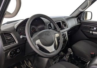 Подержанный автомобиль УАЗ Pickup 2023 года (14 фото)