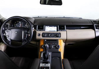 Подержанный автомобиль Land Rover Range Rover Sport 2011 года (13 фото)