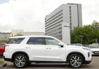Подержанный автомобиль Hyundai Palisade 2021 года (3 фото)