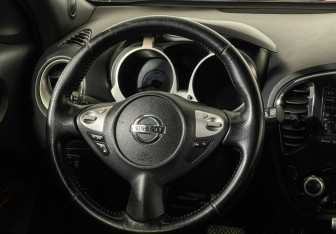 Подержанный автомобиль Nissan Juke 2011 года (14 фото)