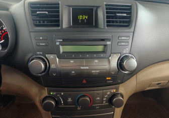 Подержанный автомобиль Toyota Highlander 2009 года (13 фото)