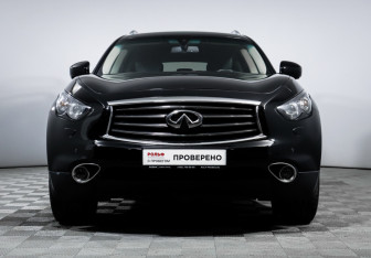 Подержанный автомобиль Infiniti QX70 2015 года (2 фото)