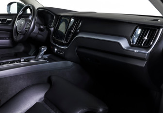 Подержанный автомобиль Volvo XC60 2019 года (10 фото)