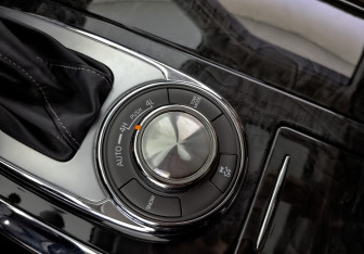 Подержанный автомобиль Infiniti QX80 2019 года (29 фото)