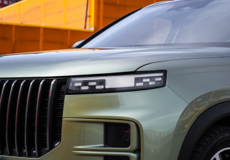 Подержанный автомобиль Jaecoo J7 2023 года (14 фото)