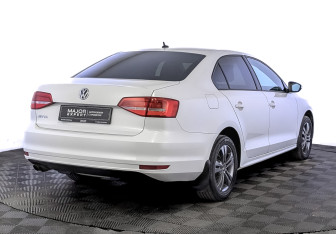 Подержанный автомобиль Volkswagen Jetta Sedan 2015 года (5 фото)