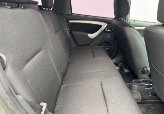 Подержанный автомобиль Nissan Terrano 2014 года (11 фото)