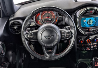 Подержанный автомобиль MINI Hatch 2019 года (22 фото)