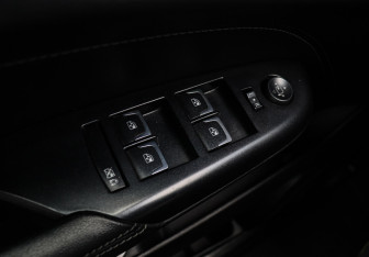 Подержанный автомобиль Cadillac SRX 2014 года (23 фото)