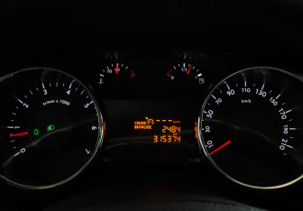 Подержанный автомобиль Peugeot 3008 2011 года (11 фото)