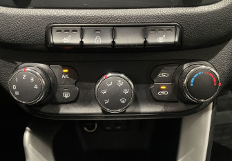 Подержанный автомобиль Kia Ceed Wagon 2012 года (15 фото)