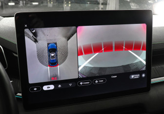 Подержанный автомобиль Zeekr 001 2023 года (14 фото)