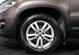 Подержанный автомобиль Volkswagen Tiguan 2015 года (22 фото)