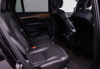 Подержанный автомобиль Volvo XC90 2016 года (11 фото)
