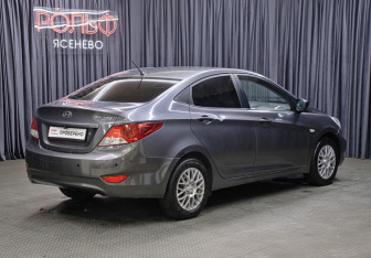 Подержанный автомобиль Hyundai Solaris Sedan 2012 года (5 фото)