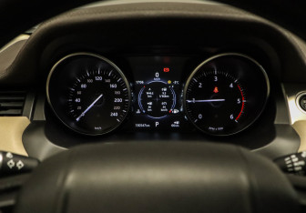 Подержанный автомобиль Land Rover Range Rover Evoque 2017 года (8 фото)