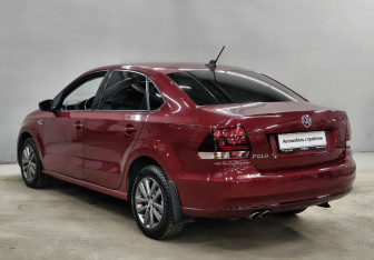 Подержанный автомобиль Volkswagen Polo Sedan 2019 года (7 фото)