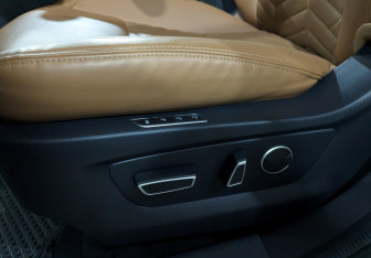 Подержанный автомобиль Changan CS95 2024 года (26 фото)