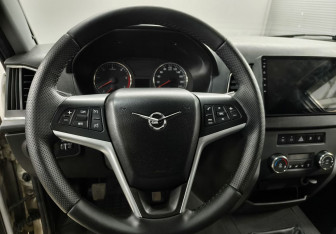 Подержанный автомобиль УАЗ Patriot 2017 года (12 фото)