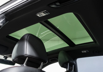 Подержанный автомобиль Geely Coolray 2022 года (18 фото)