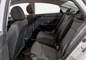 Подержанный автомобиль Hyundai Solaris Sedan 2022 года (17 фото)
