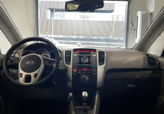 Подержанный автомобиль Kia Venga 2012 года (11 фото)