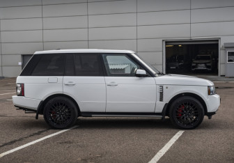 Подержанный автомобиль Land Rover Range Rover 2011 года (6 фото)