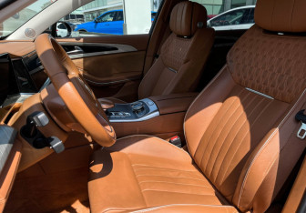 Подержанный автомобиль Hongqi H9 2023 года (14 фото)