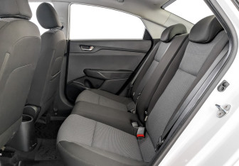 Подержанный автомобиль Hyundai Solaris Sedan 2021 года (12 фото)