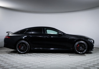 Подержанный автомобиль Mercedes-Benz AMG GT Liftback 2019 года (4 фото)