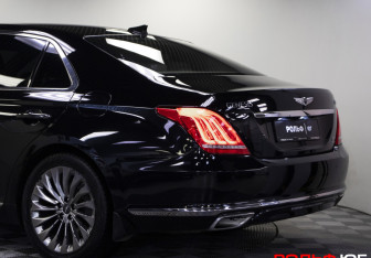 Подержанный автомобиль Genesis G90 2017 года (27 фото)